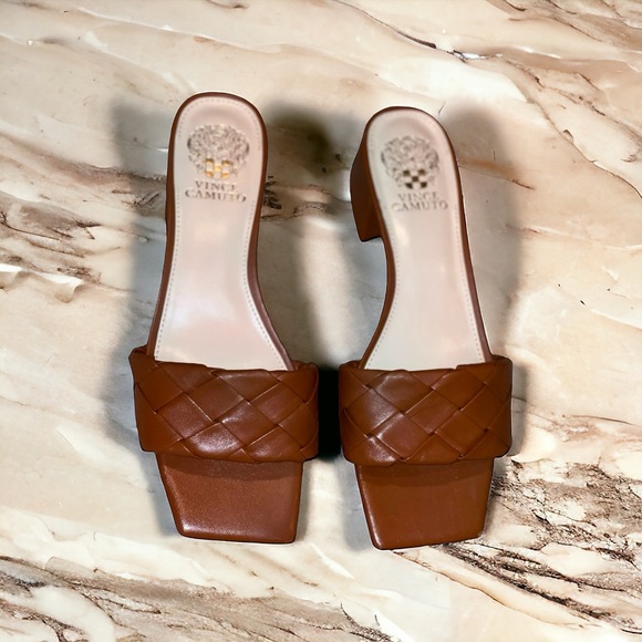 Vince Camuto Shoes - NEW Vince Camuto Leather heel sandal clot Size 9.